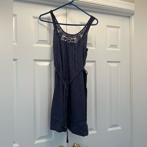 Lightweight dress with pretty crochet straps, size small